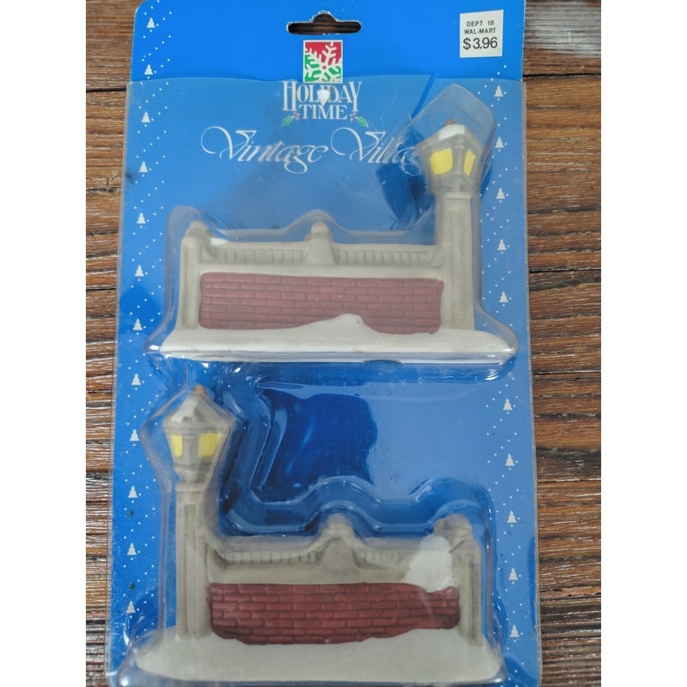 Holiday Time Christmas‎ vintage Village Collectibles BRICK WALL PIECES Snow Nos